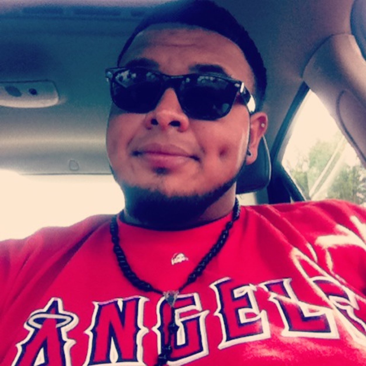 18, Freshout of highskool follow me an ill follow bak ya heard (dont follow 2 unfollow tho) #TexasMade