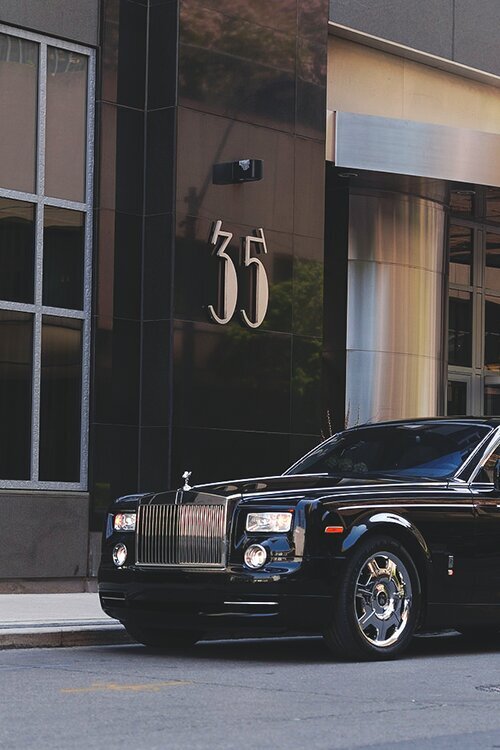 Your daily dose of everything luxury.                                             Cars, girls, architecture, lifestyle, fashion and more.