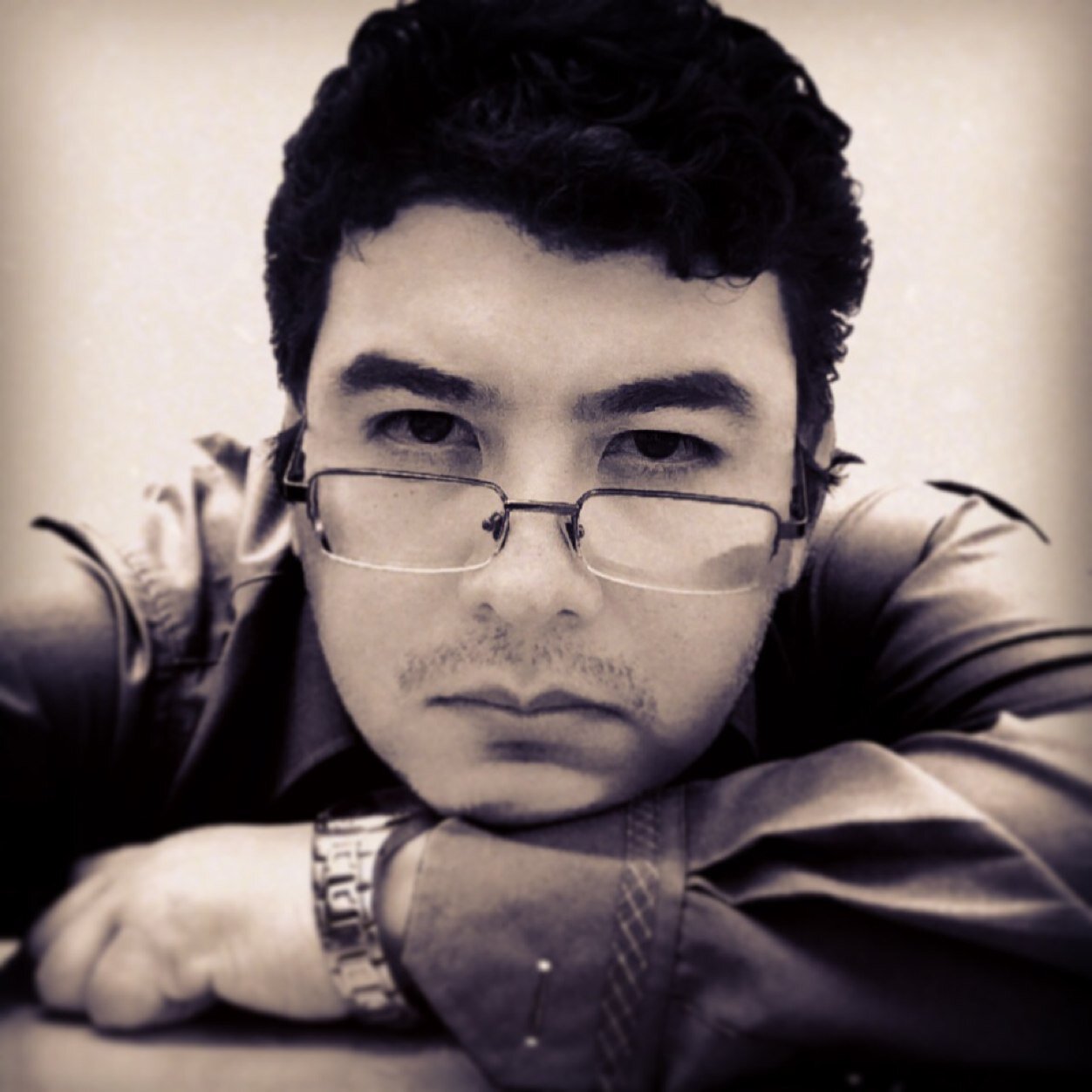 JonnMireles's profile picture. Psicólogo Conductual Integrativo, dibujante amateur, escritor frustrado, amamte del buen cafe y el té, cinéfilo empedernido y lector compulsivo.