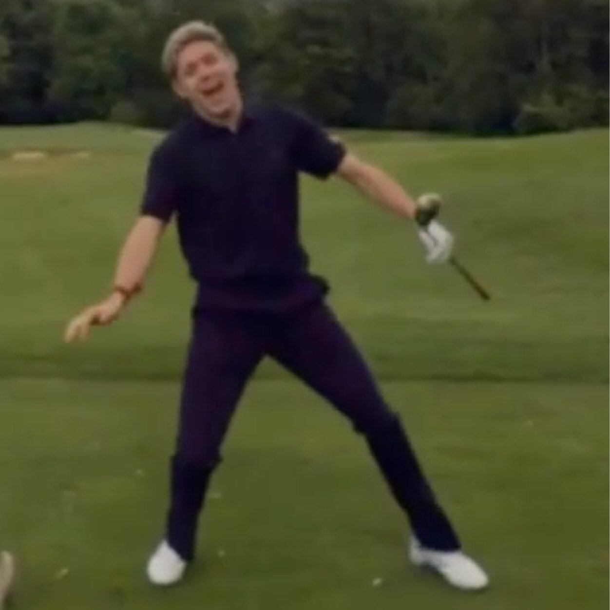 free follow from @hemmsboo_ , help me to get my Niall follow rt the link https://t.co/ZeWulQWz1t you so much❤️
