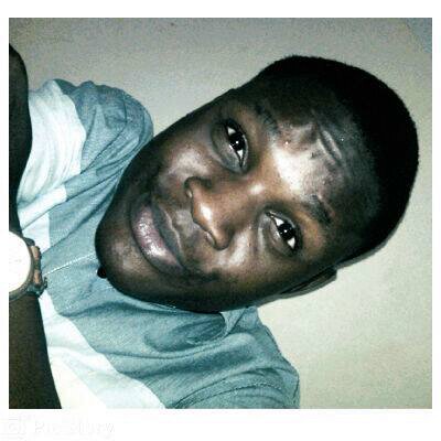 I hv my days, I'm moody, I hv an attitude, I'm lazy, I'm cute, I'm fun, I'm awesome,but most I am me......:D