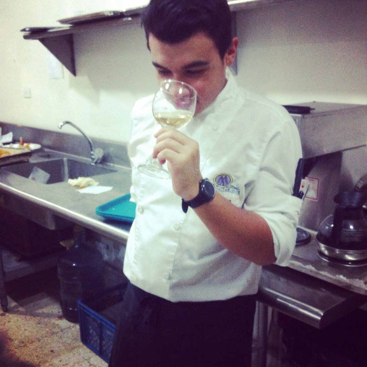 Soy un chef pastelero que busca la excelencia en cada sabor que se traduce de mis manos a lo que preparo