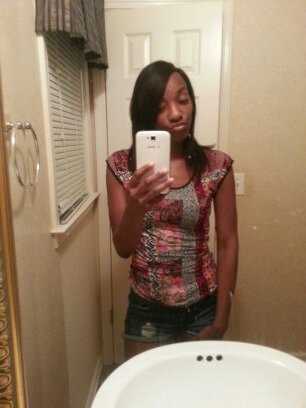 ..FUK A BIO.I AM THE BIO!!! JUST SIT BACK ND WATCH ME WALK THRU..SELF MADE.