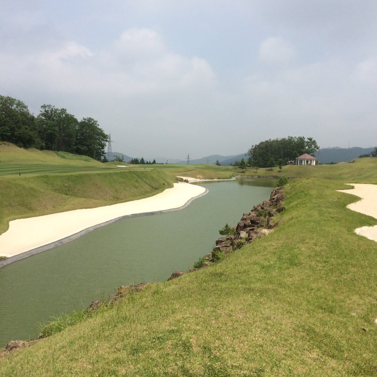 ゴルフ好き⛳️EV車好き🚗🐡旅行に行きたい美味いもの😋食べたい