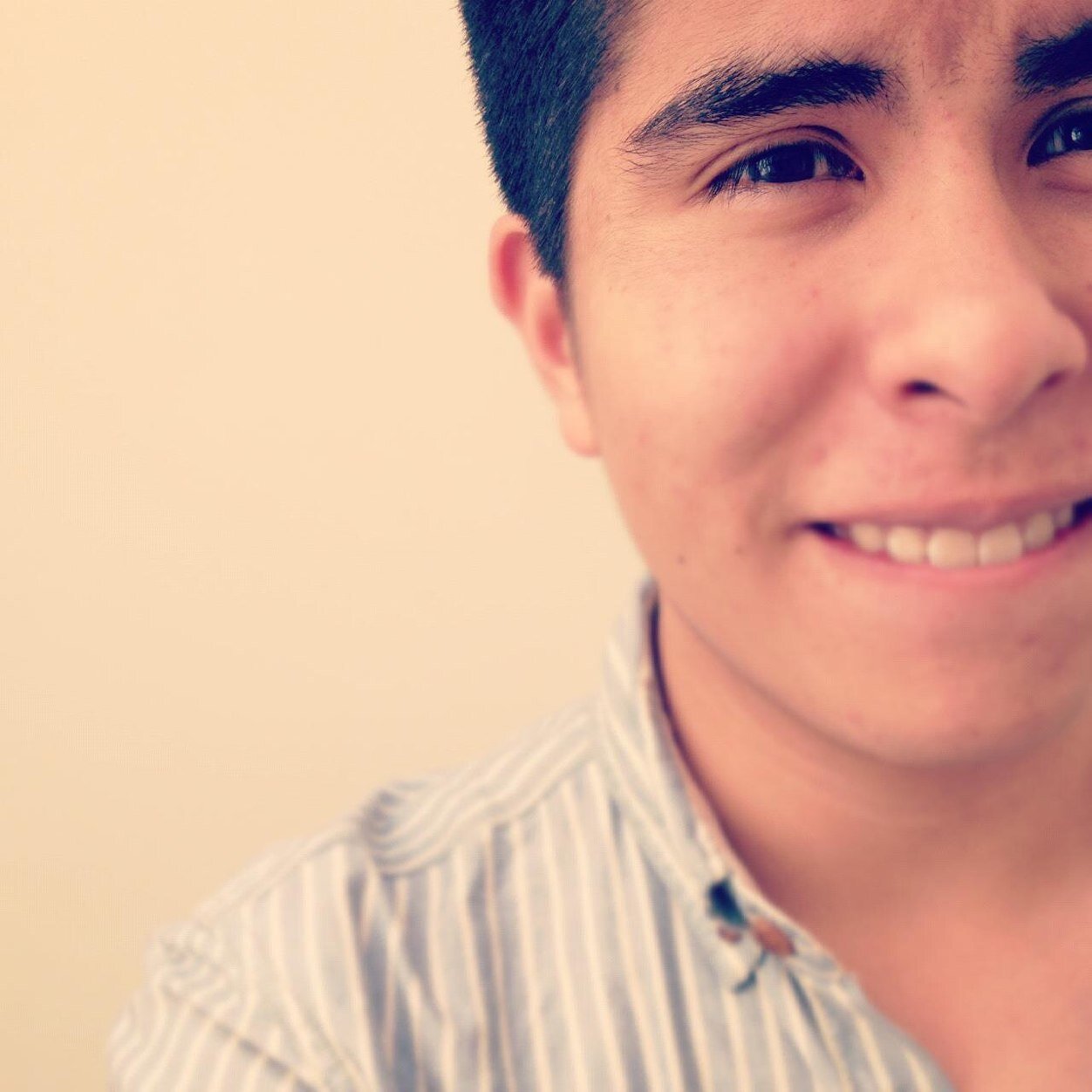 Mexico, 19, need followers! #FollowBack #TeamFollowBack thank you!