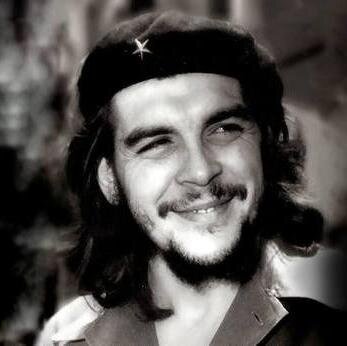 Son moderados todos los que tienen miedo o todos los que piensan traicionar de alguna forma. Che Guevara