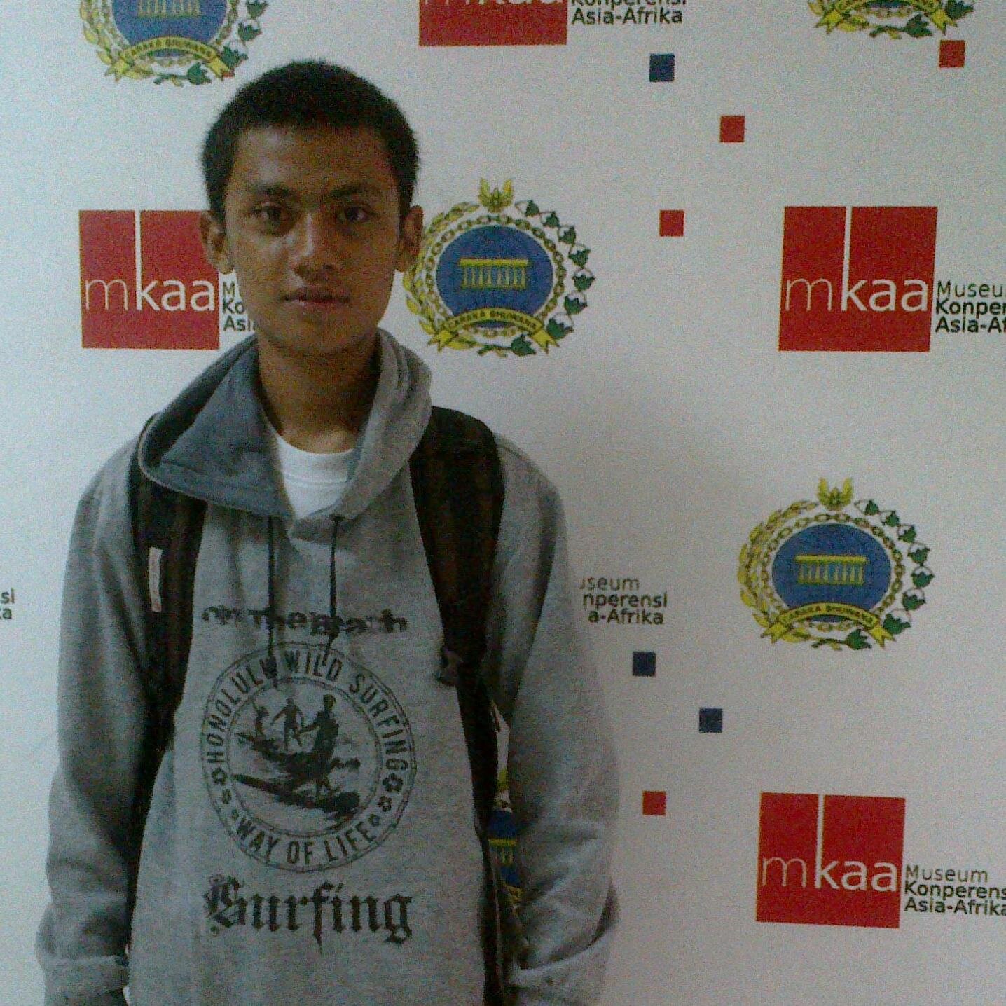 Rizkitoresu's profile picture. CLOSING