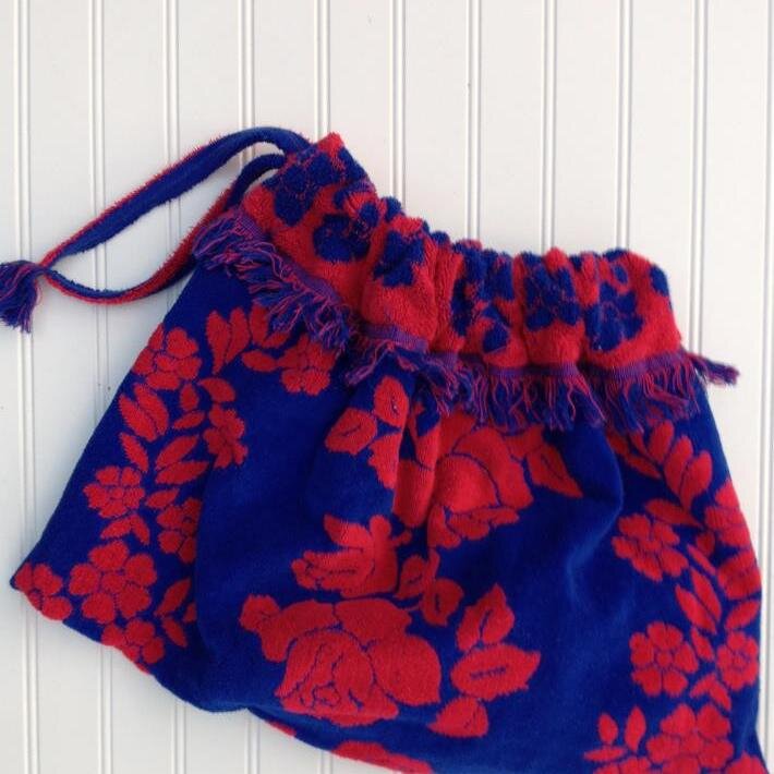 Vintage Towel drawstring handbag. This is the perfect summer bag!