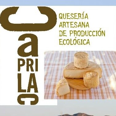 CAPRILAC es una pequeña familia que desarrolla sus productos lácteos, elaborándolos con un exquisito cuidado; con el compromiso de crear productos únicos.