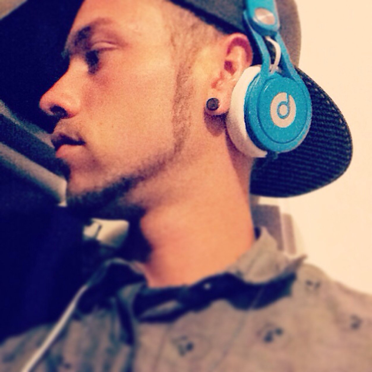 Bay Area.25.Stoner.AlwaysKeepIt.Bowler.Positive Attitude↔️Positive Life. Single.TaylorGang.#TGOD
 Kik: xMisterDaddyx
