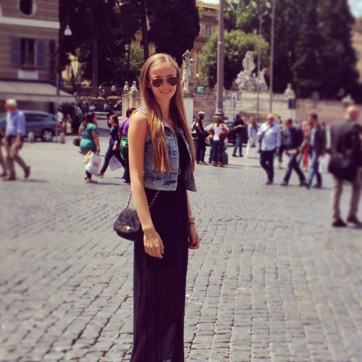 Instagram: joellebakker