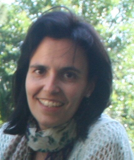 Salmantina convencida, residente en Barcelona, amo mi país. Madre de tres joyitas y volcada en dar a conocer el Síndrome del Cromosoma X Frágil (SXF).