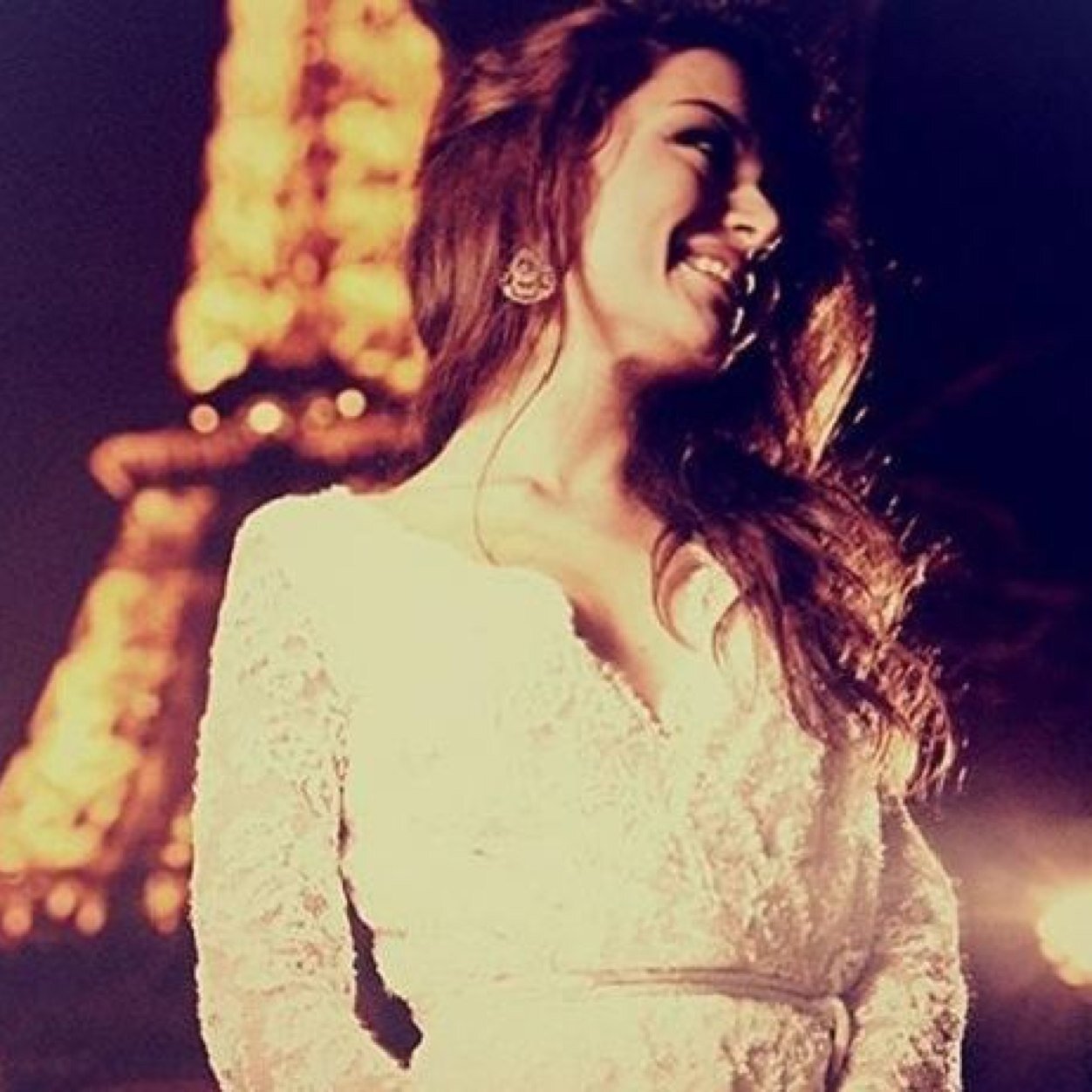 sbin_s's profile picture. YaniMDaki MinLerce iNsan , AgLimdaKi iNsaNa qaLiB geLe BiLmeDi... ♥