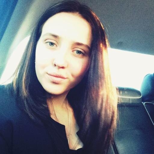 I'm 19,  i love dancing♥
