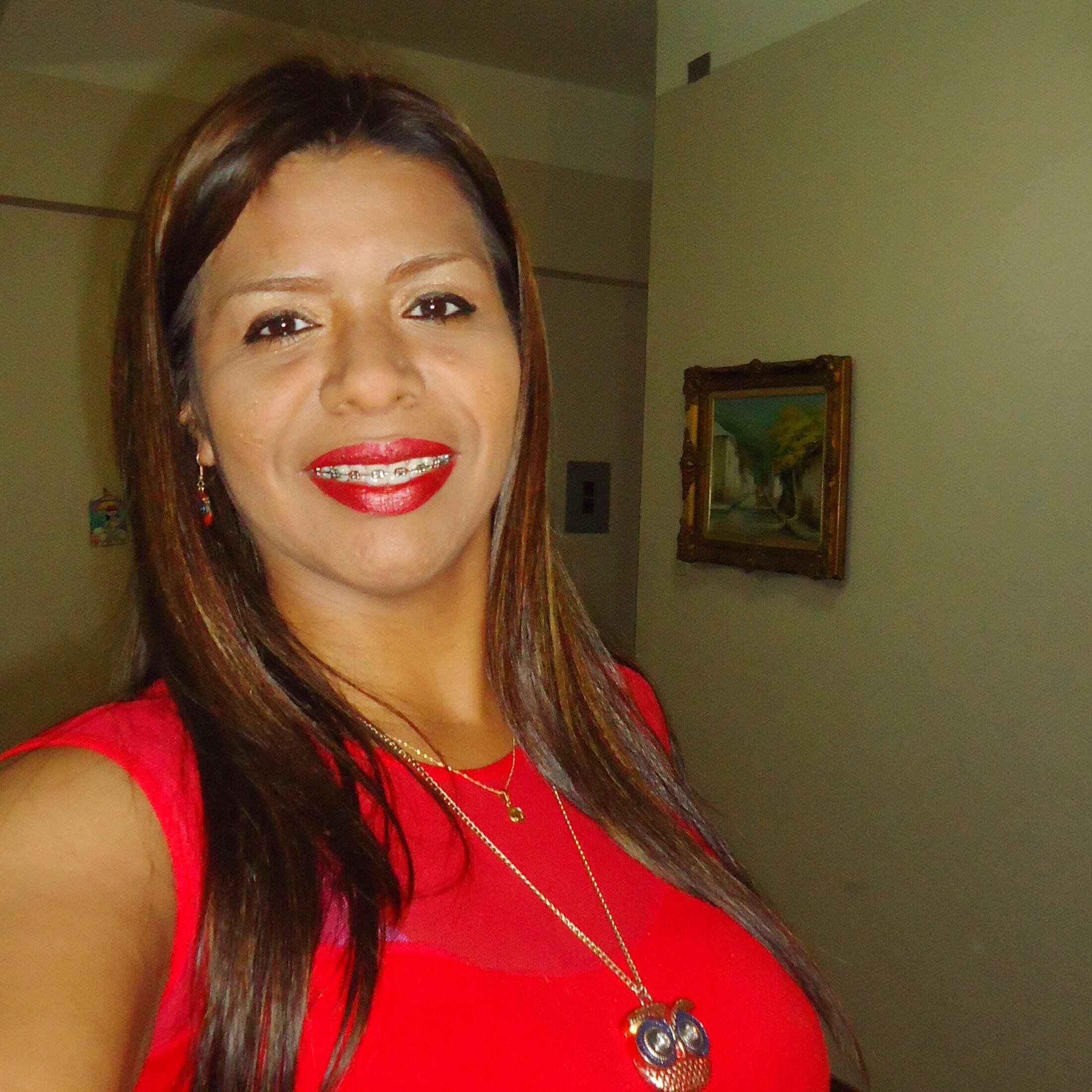 Me encanta la cocina, las orquídeas, fans del RM, madre de 2 preciosas y 1 precioso, esposa de un catire bello. Opuesta 100% al Socialismo. #YoSoyVenezolana