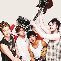 Hi i'm Maria. I'm from Canada and i'm big 5SOS fan:) ♥