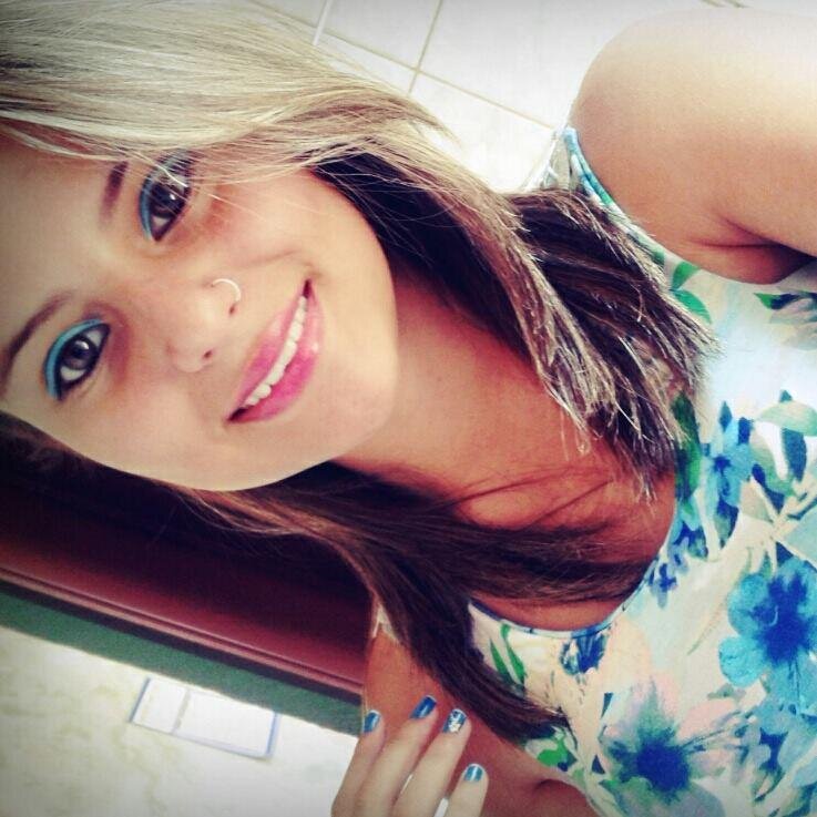 -  Mantendo a fé em Deus e a cabeça erguida :) acima de nós ? só #DEUS meu irmão ;33