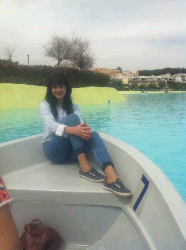 ..Simpatica y muy feliz..:)