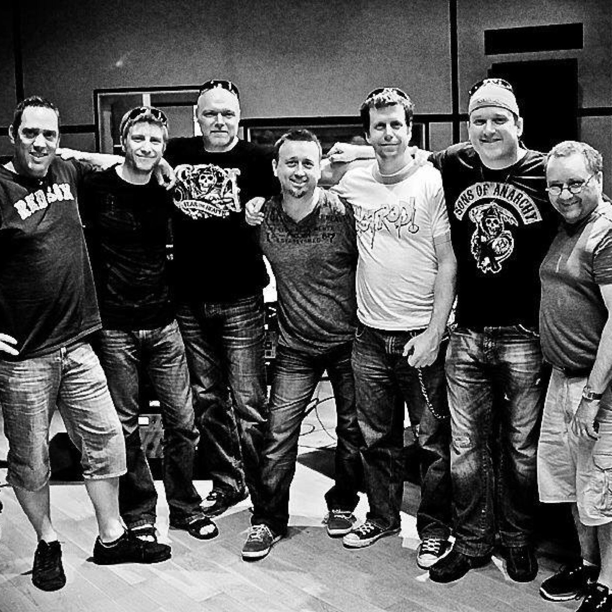 adrenalinemus's profile picture. Groupe hommage à Éric Lapointe, avec Patrick Ritchie, Mike Pitre, Maxime Vallières, @Musicguy2112 et @jfgirouard