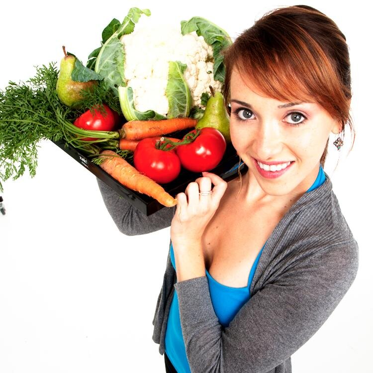 Registered Dietitian and Culinary Nutritionist.  Farmers Market fanatic. Food blogger. Mythbuster.