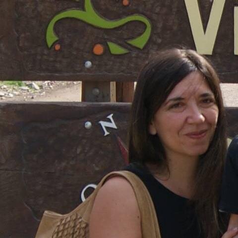 Arquitecta especialista en ingenieria ambiental UNLP
Ex presidente del Centro de ingenieros Provincia de Buenos Aires