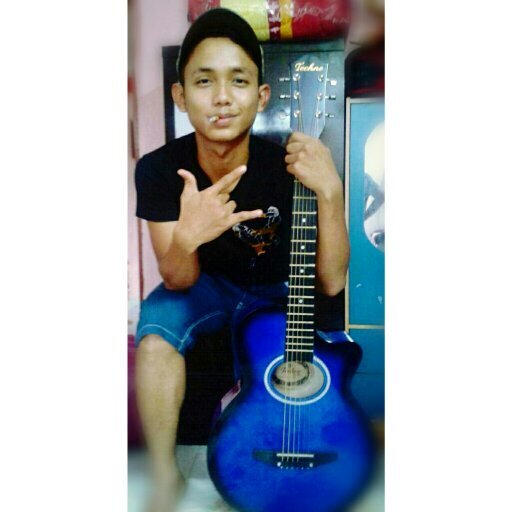 billionare to be.. insyaAllah |The Blues| canon rock guitar ♥loves everyone♥ I'm a smoker =~