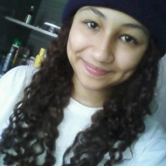 Você pod fechar os olhos paras coisas que naum quer ver,mas naum pod fechar seu coração para as coisas que naum quer sentir !!!!  u.u
