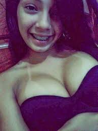 Aquelα que vc fαlα mαl, pαgα-pαu e fαz iguαl '
Nαo importα o quє єu diigα,
Vocє irα vαlorizαr pєlo quє vê,
julgαr pєlo quє ouviu
e opinαr pєlo quє conhєcєu