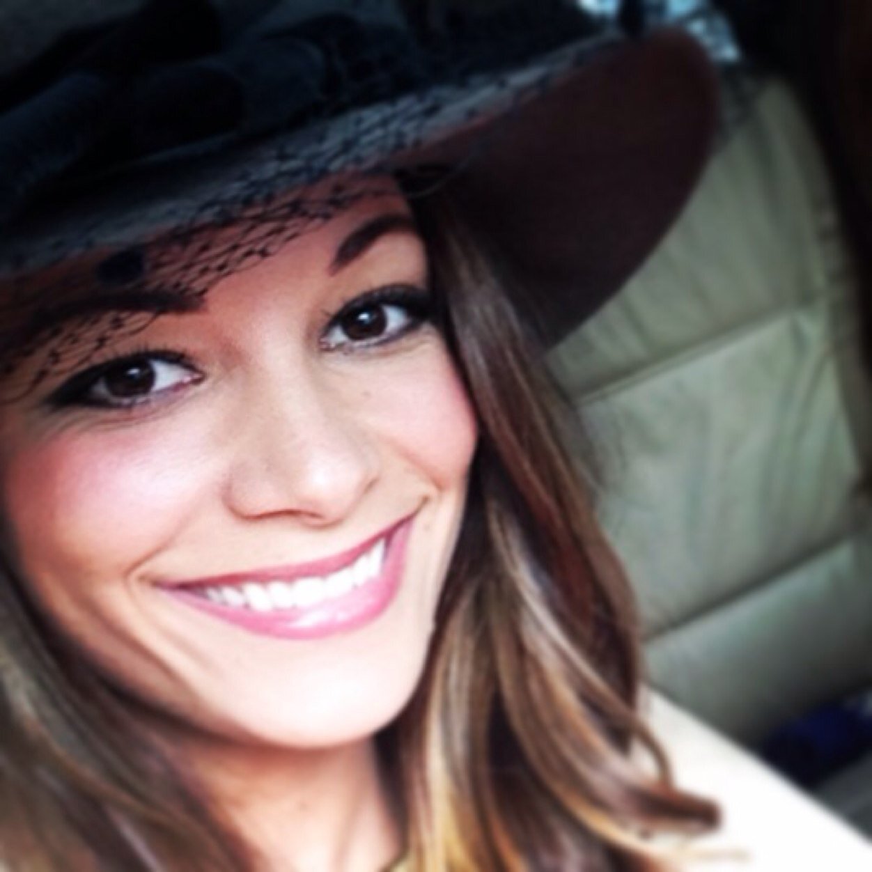 Megan Hawkins (megkayhawk) Twitter