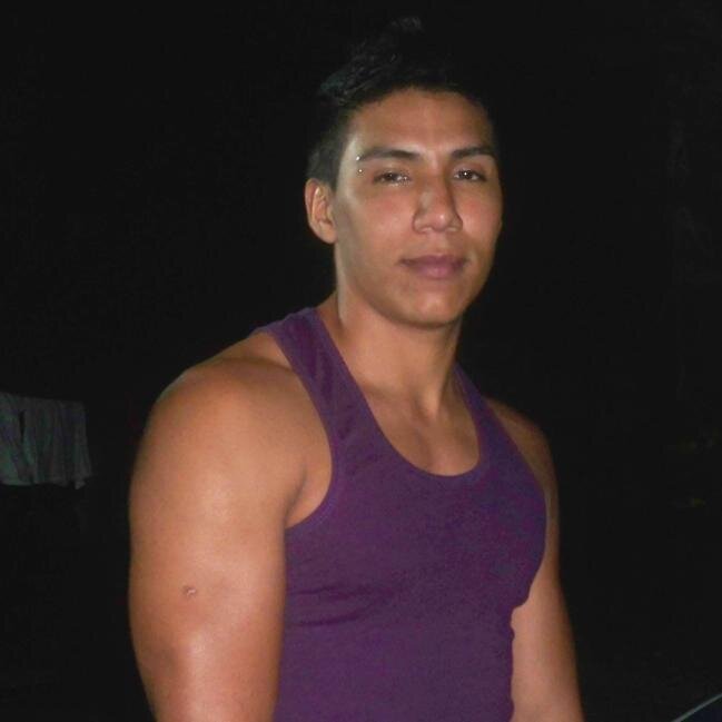 Nacido en maracay vivo en caracas sencillo dandole el visto bueno a la vida