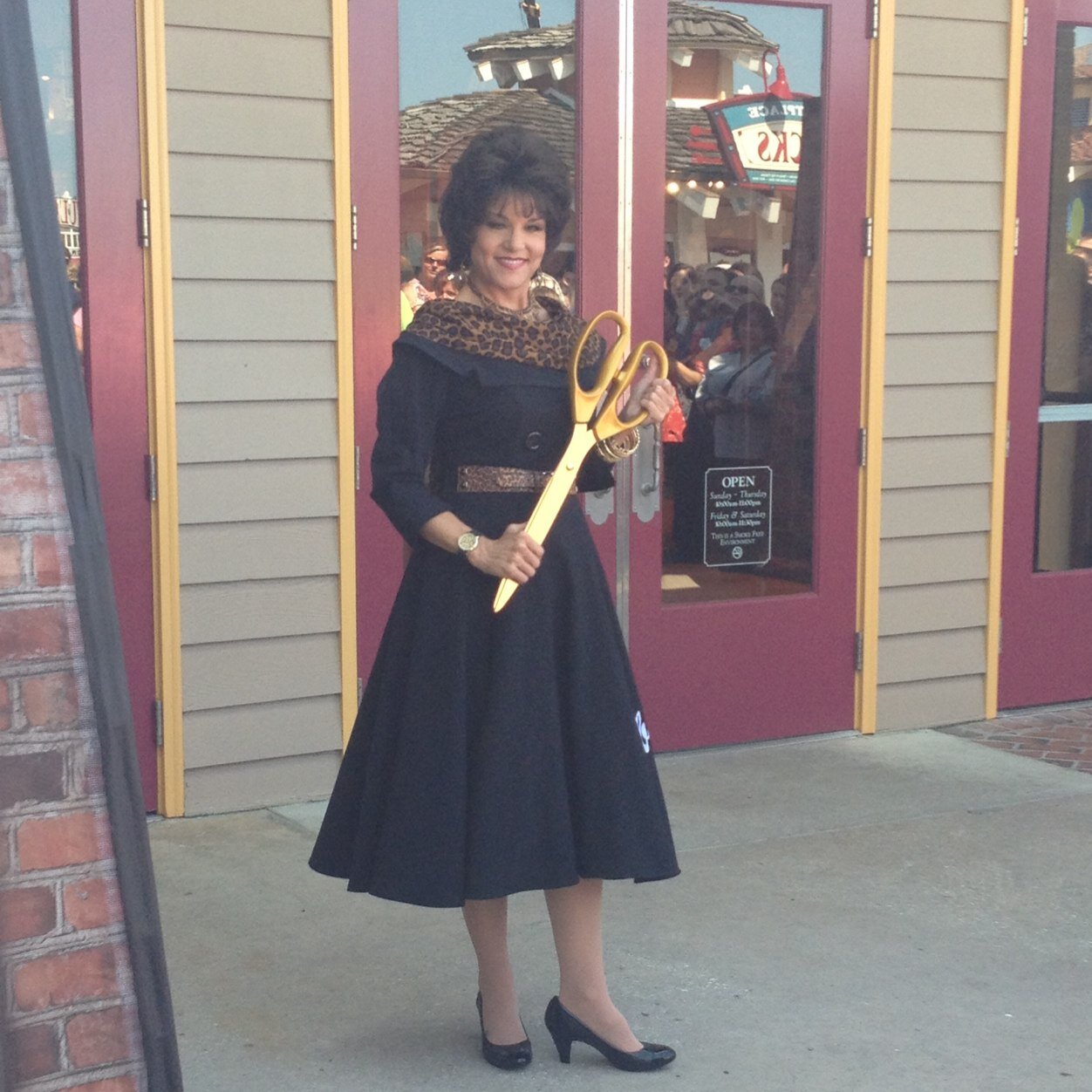 ISABELLAWDW's profile picture. My darling, darlings!  You know who I am!  Isabella!  I put the fashion in fashionista!  I just adore and support all things Disney, Fashion, and Fabulosity.