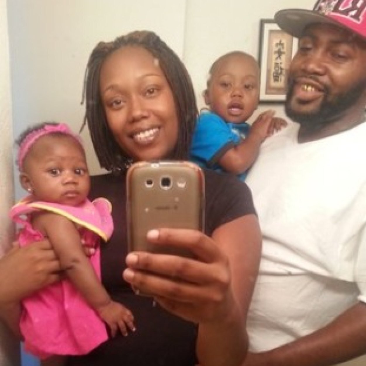 robintaylor77's profile picture. 