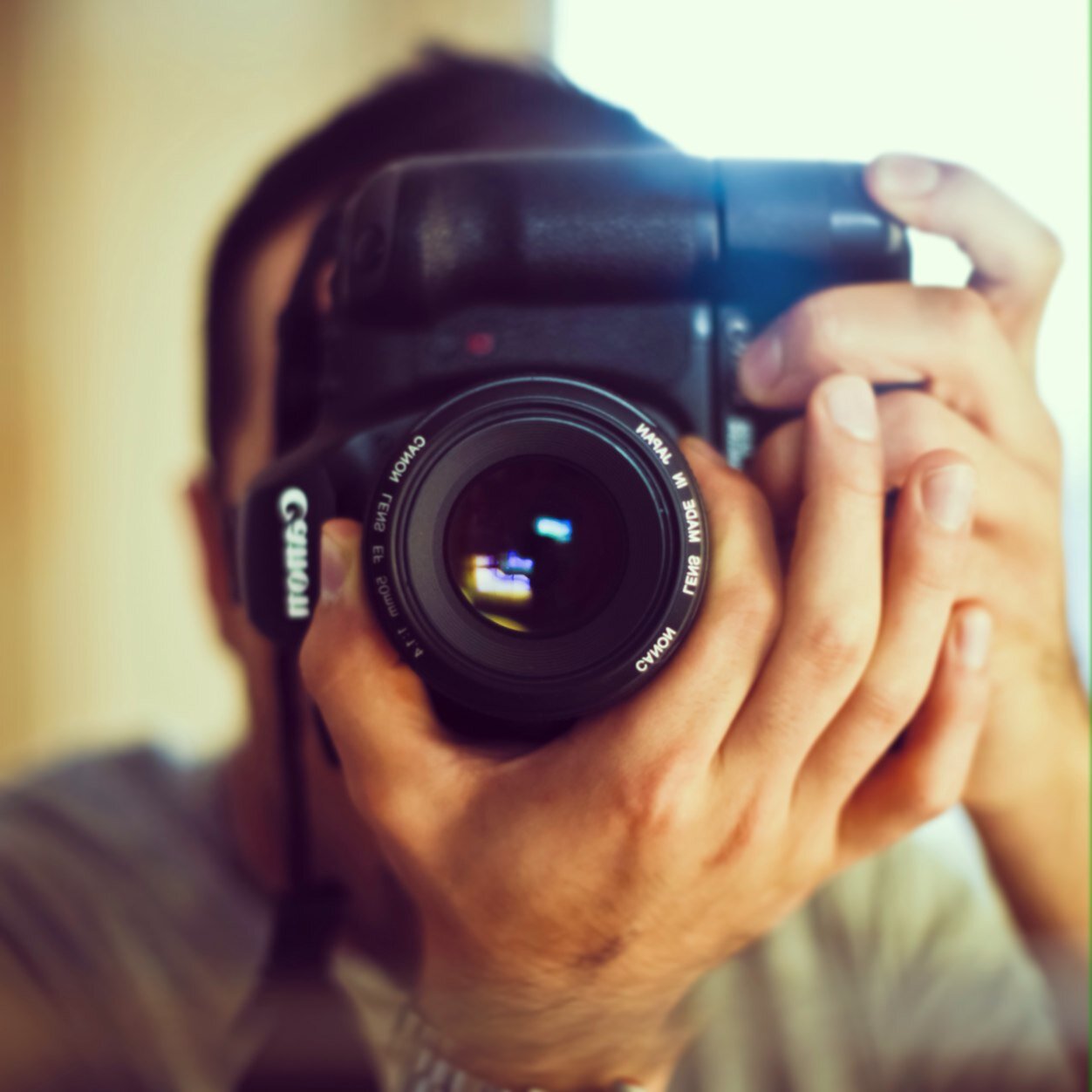 32 | SYD | LON | Happiest with a camera attached to my hand... General wayfarer, writer & photographer