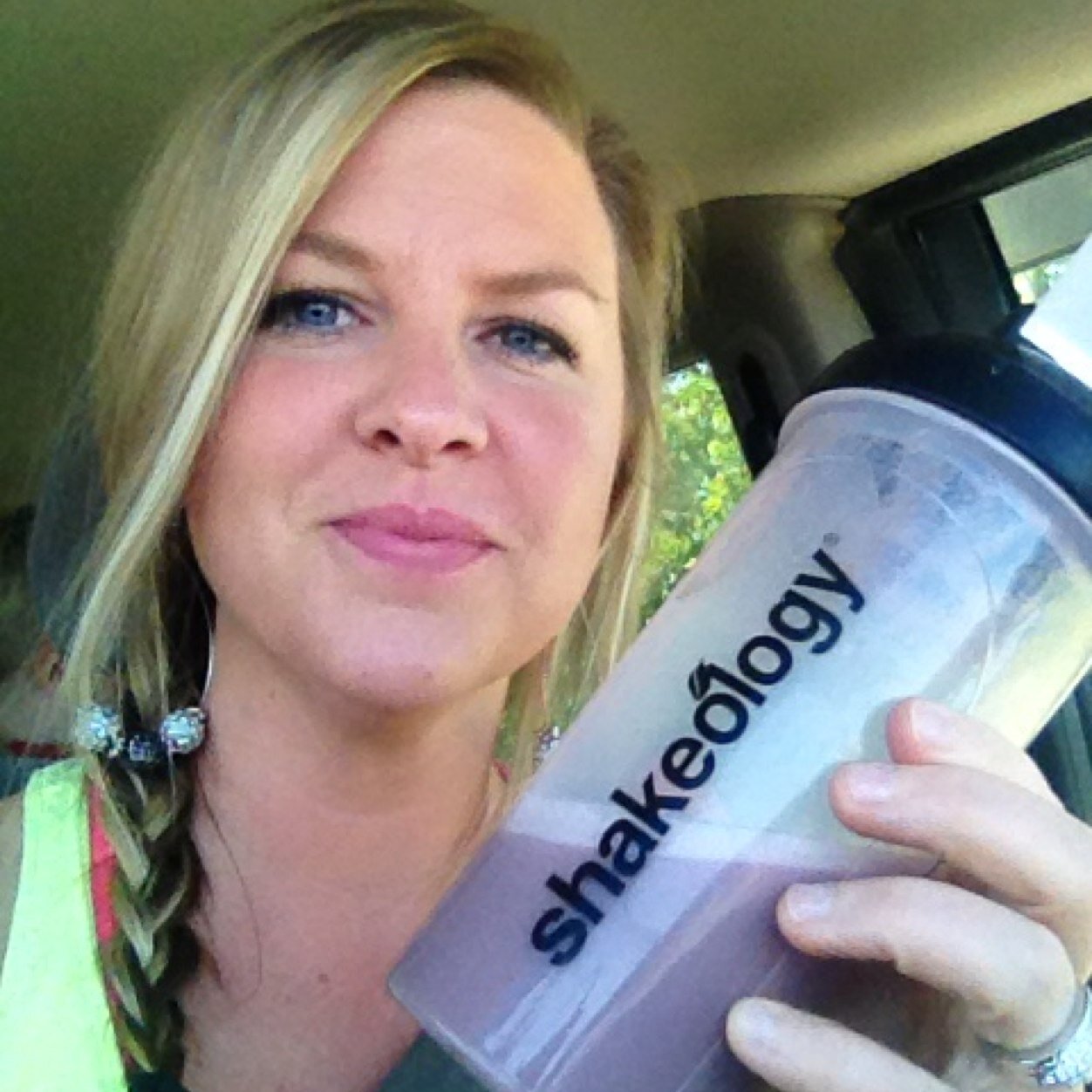 OrethaMDunn's profile picture. I'm a mom to four beautiful children, wife to an incredible man, & a #teambeachbodycoach! I'm passionate about getting healthy and fit!!