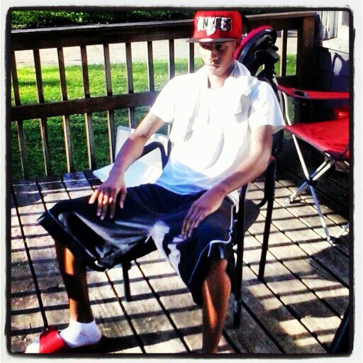 5ed39f0d363a4dd's profile picture. Live & Learn Simple