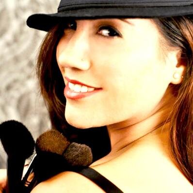 M•A•C Pro Makeup Artist / Freelancer emilyrosamakeupartist@hotmail.com