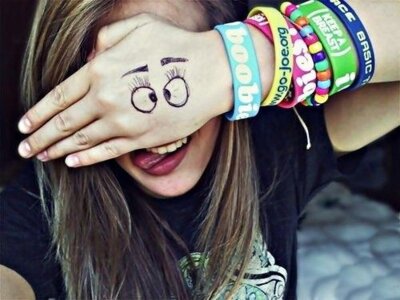 Frases, versos de músicas, e tudo que você precisa para descrever seus sentimentos :3 segue sigo de volta :3 Twitter pessoal: @Gabriella1Luiza segue :3