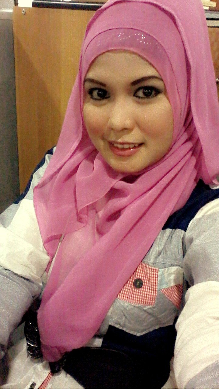 ReniJuliani20's profile picture. 