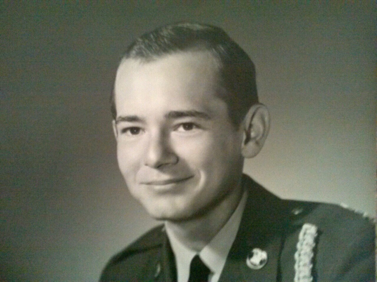 Big Animal Lover of ALL, especially, Horses,Dogs & Cats💕 former Military.
