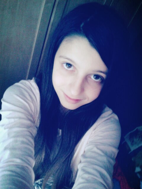Normal 14 yr old from Croatia. I love singing, art, poetry, reading, movie making,  CATS - prepare to see lots of cat photos!!