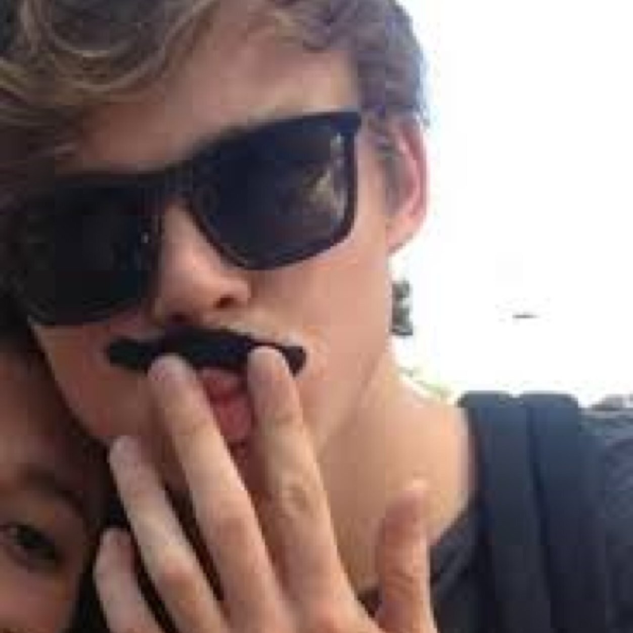 You just gained a free follow! follow my main @punkftirwxn