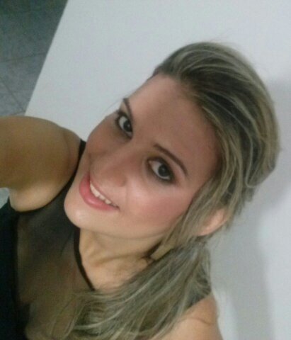 ''Acredite: o mundo dá voltas, e as pessoas que antes te ignoravam, amanhã podem implorar pela sua atenção.''
