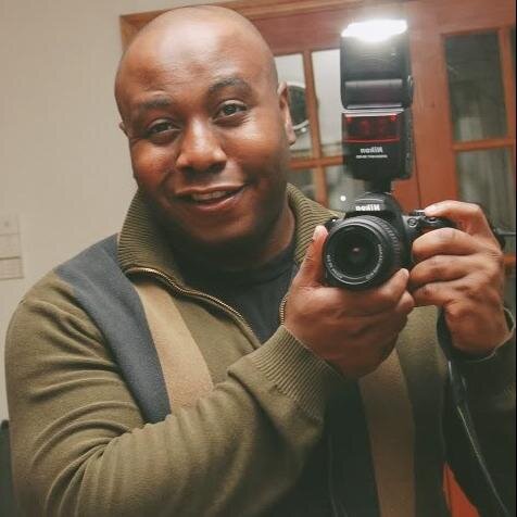Photographer. Writer. Audiophile. Art collector. Lover of food, wine, fine spirits, architecture, walking, books, vinyl, SACDs & life.