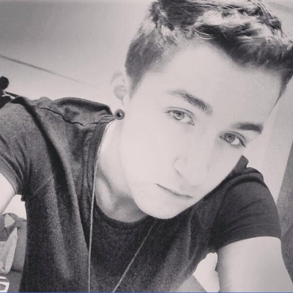 _teamqueen's profile picture. Mam 17 lat. Jestem z Wałbrzycha.
Queen moim bogiem!! Freddie !!!!!
Daj mi follow a dam ci follow back :)