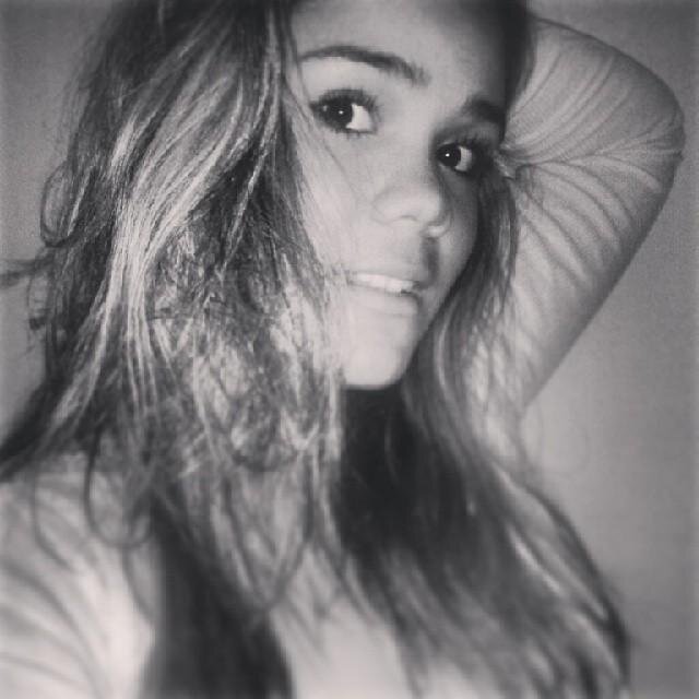 Prazer, Lalah' ;) irmã de ‎@LyneSilva9 :3 Flamenguista' e Abcdista' com orgulho! Eclética, e Apaixonada por violão'