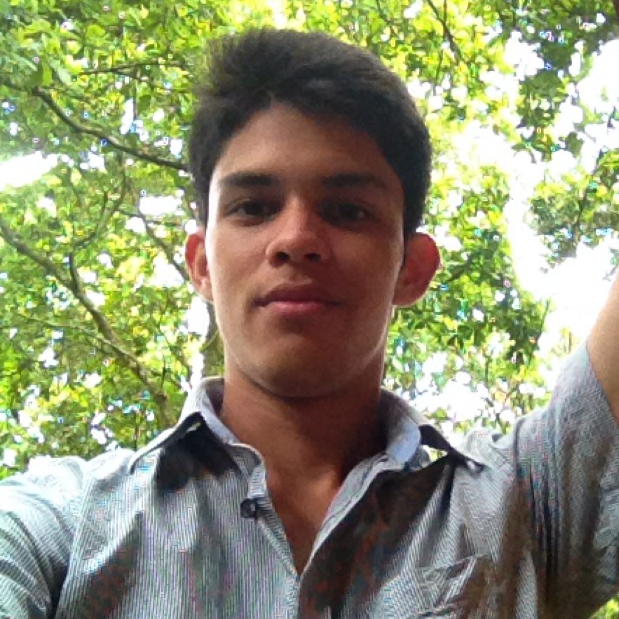 Líder Sencillo,respetuoso y capaz.Entusiasta de la tecnología y Software libre. con esfuerzo rompiendo paradigmas.