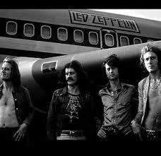 Dreaming of seeing Led Zeppelin in concert for the whole world. Even Robert Plant should go for this .http://t.co/ZoMwNrhzWC