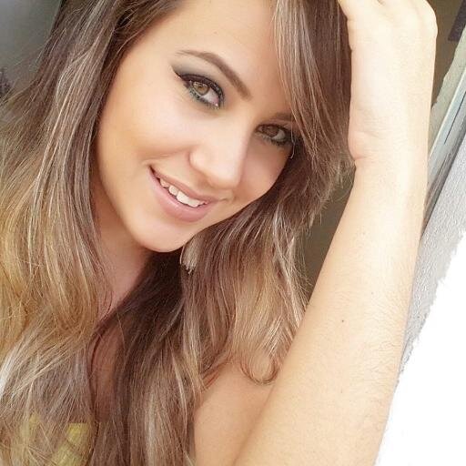 Blogueira, Youtuber, Maquiadora e  Estudante.
