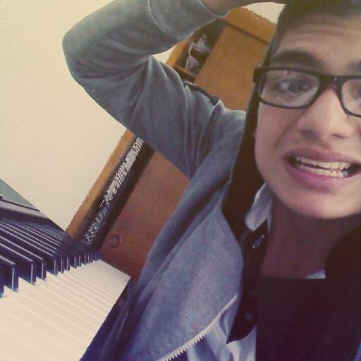 Si me caigo me levanto si caigootraves me vuelvo a levantar y si otraves me caiga pues nose jaja seguire adelante pase lo que pase  ^^