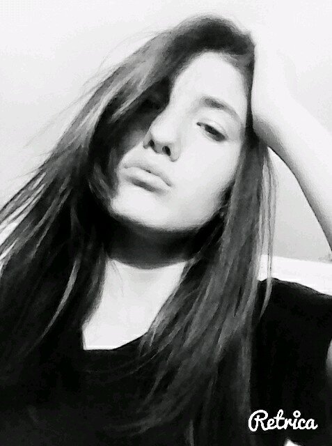 dans etmeyi , şarkı söylemeyi , müzik dinlemeyi , eğlenmeyi